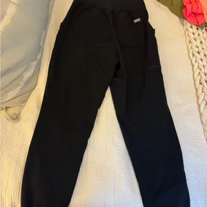 Figs Black Elastic Waist Joggers thumbnail 3