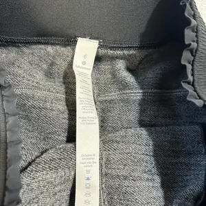 Lululemon Cool and Collected Women's Active Shorts Size 6 thumbnail 5