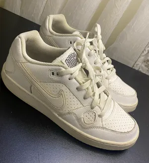Nike Son of Force Athletic Womens Shoes Size 7 Sneakers Shoes thumbnail 1