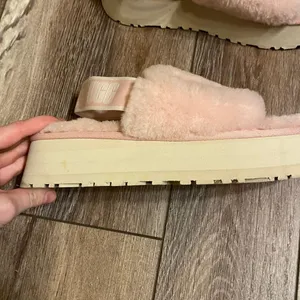 UGG disco Slides thumbnail 2