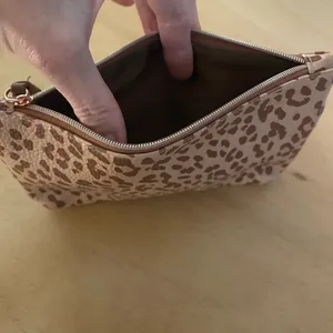 Free with bundle only!! Or purchase New Ipsy make up bag animal print thumbnail 4