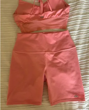 Alo Yoga Pink Shorts Set thumbnail 2
