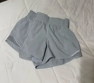 Lululemon Shorts Hotty Hot  thumbnail 1