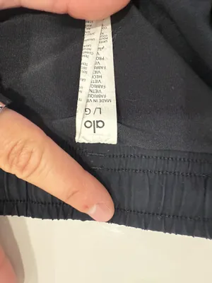 Alo yoga shorts thumbnail 5