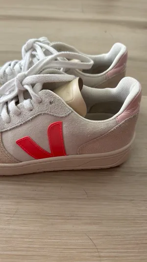 VEJA Sneakers thumbnail 5