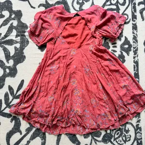 Urban Outfitters Kimchi Blue Floral fields‎ dress Red size XS Cotton Open back thumbnail 3