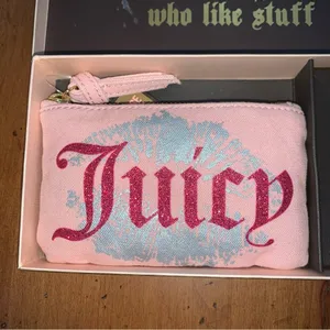 Retro Juicy Couture Pam & Gela Wristlet Wallet with Silver Heart Key Chain thumbnail 3