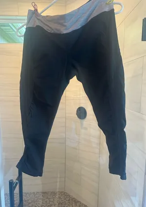 Lululemon Capri Leggings Black thumbnail 1