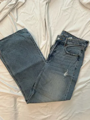 Old Navy Extra High-Rise Sky-Hi Wide-Leg Jeans thumbnail 2