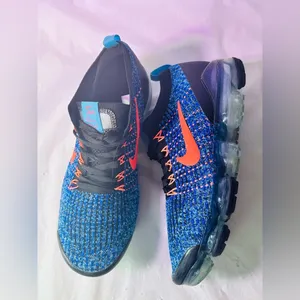 Nike Flyknit VaporMax 3 in Blue with Coral Swoosh thumbnail 6