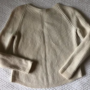 Theory wool scoop sweater size S thumbnail 3