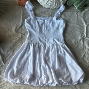 Forever 21 White Sleeveless Top thumbnail 2