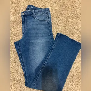 Old Navy Women's Straight Leg Jeans in Dark Blue thumbnail 9
