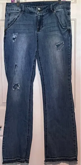 Maurices Women's Ripped Jeans Flared Hems Size 11/12 Long 31 1/2" Inseam x 16"‎ thumbnail 1