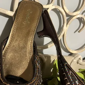 Qupid Pointed Toe Beaded Slip On Brown Shoes Kitten Heel Aztec Western Womens 7 thumbnail 6