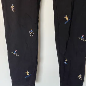 Lou & Grey LOFT Womens Black Embroidered Skier Ski Sweatpants Small Cozy Winter thumbnail 5