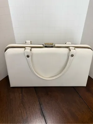 Faux Leather Vintage Change Purses With Handles Sleek White thumbnail 2