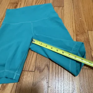 Lululemon Wunder Train Everlux High Rise Short‎ 8" in Maldives Green Size 4 thumbnail 7