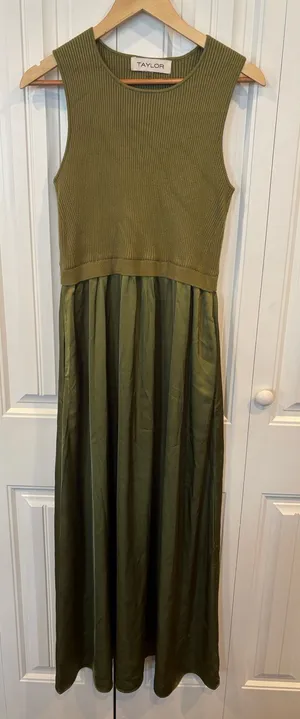 Taylor‎ Green Tank Maxi Dress Size large thumbnail 1