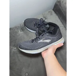 Brooks Knit Running Shoes Medium 10 Womens thumbnail 2