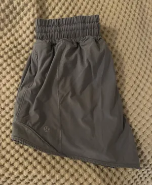 Lululemon Hotty Hot High-Rise 4" thumbnail 1