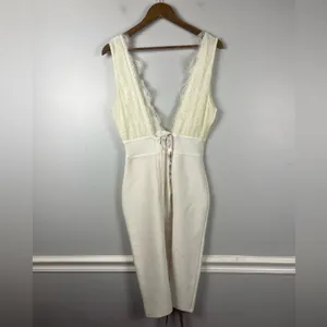 New House of CB London Ria White Lace Bridal Rehearsal Cocktail Bandage Dress M thumbnail 10