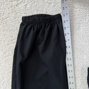 Women's NEW Halara Black Cargo Joggers‎ Elastic Waist thumbnail 3