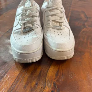Nike Air Force 1 Sage‎ Low Womens White Platform Sneakers AR5339-100 Size 8 thumbnail 9