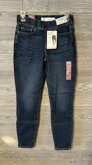 Levi & Strauss Women's Signature Gold Totally Shaping Pull On Skinny 4M 27‎ X 30 thumbnail 1