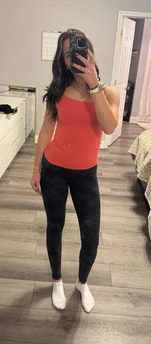 Aritzia Contour tank thumbnail 1