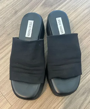Black Steve Madden Platform Sandals thumbnail 1