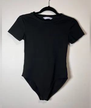 MANGOPOP Short Sleeve Crewneck T-Shirt Black One Piece Bodysuit Women’s S EUC thumbnail 1