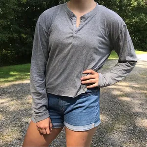 IZOD GREY QUARTER SNAP BUTTON UP LONG SLEEVE TOP thumbnail 1