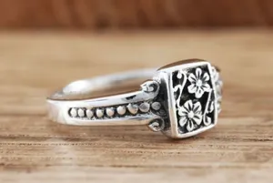 & Other Stories Women’s Stainless Steel Silver Bohemian Flower Design Ring Size 7 thumbnail 3