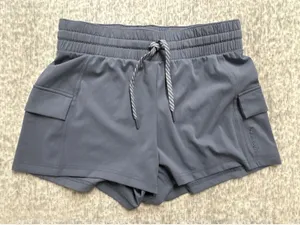 Avalanche Outdoor Supply Co Womens Small Gray Cargo Athletic Hiking Shorts NWot‎ thumbnail 1