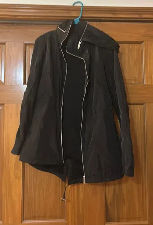 Sebby Black Windbreaker thumbnail 1