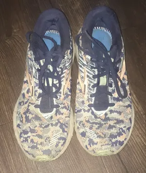 Brooks Adrenaline 19 athletic/running shoes thumbnail 1