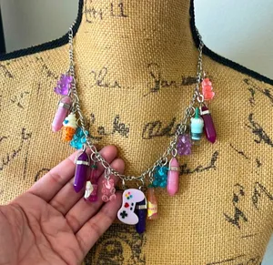 Boutique Cute Charm Necklace thumbnail 4