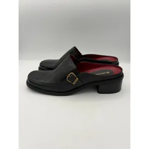 Women’s Naturalizer Size 8 Black Leather Heeled Loafers thumbnail 3