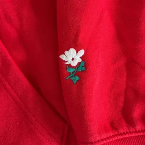 Universal Threads Red Love Graphic‎ Oversized Hoodie Sweatshirt XXL Flower Detail thumbnail 5