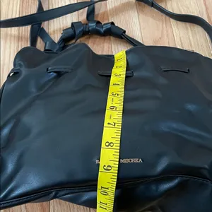 Badgley Mischka Black Faux Leather Shoulder Bag Minimalist Classic Everyday thumbnail 6