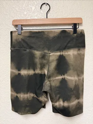 NIKE One Luxe 7” Olive Tie-Dye Bike Shorts Neon Yellow Side Stripes Size Large thumbnail 3