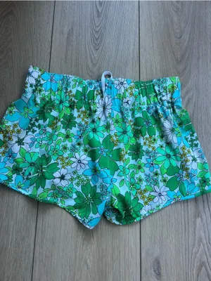 HURLEY AQUAS WILD BLOOM 2.5” BOARDSHORTS Women’s Floral Swim Short - Green Multi thumbnail 6
