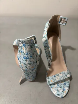 Cute Blue Floral Block Heel Sandals – Size 6.5 thumbnail 3