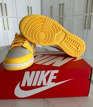 Nike Women’s Dunk Low Sneakers thumbnail 5