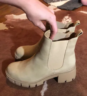 Madden girl boots  size 8 Like new thumbnail 4
