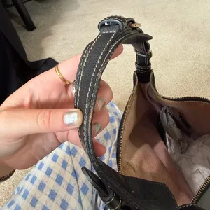 Black leather Dooney & Dillen Black Pebble Leather Hobo Shoulder Bag Gold Accent thumbnail 8