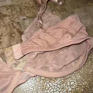 Victoria’s Secret Rose baby pink Lacy unlined bra size M thumbnail 4