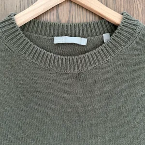 Vince 100% Cashmere Crew Neck Side Tie Long Sleeve Relaxed Fit Sweater Olive XS thumbnail 4