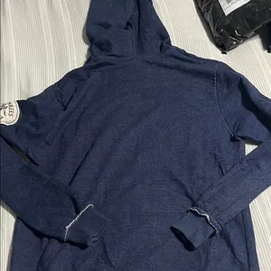 Majestic Yankees Navy Blue Hoodie thumbnail 3